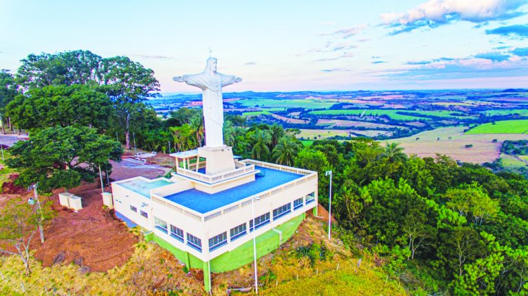 Com investimento de 1,9 milhão, o local ganhou, um novo mirante, restaurante panorâmico, centro de informações turisticas e estacionamento.