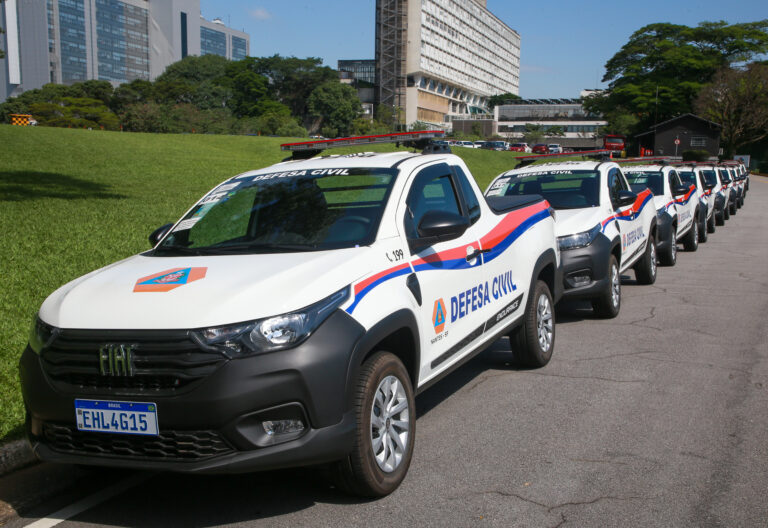 Governo entrega viaturas para Defesa Civil