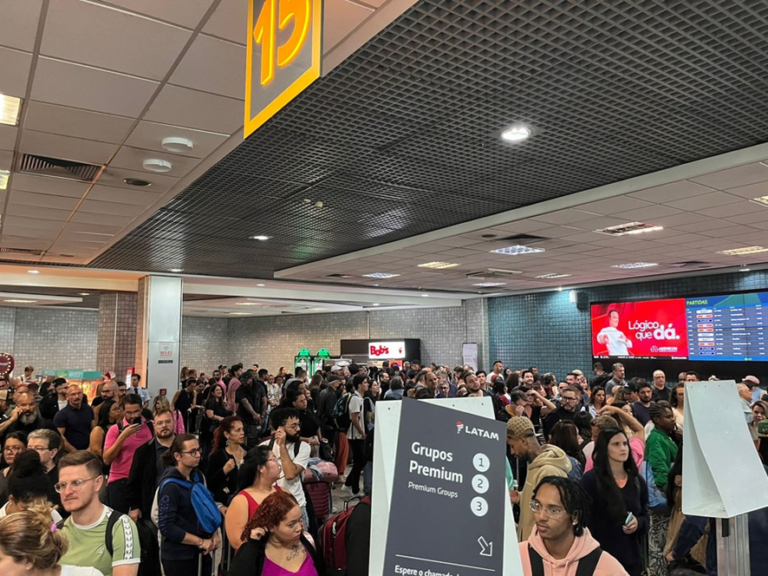 Aeroporto de Congonhas em SP registra falha no sistema de informação de voos; iniciativa privada assumiu operação nesta terça